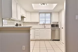5005 Georgi Ln, Houston, TX 77092 - Photo 8
