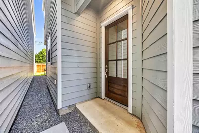 5672 Nolda Street, Houston, TX 77007 - Photo 6