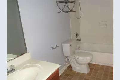 8122 Montague Manor Lane, Houston, TX 77072 - Photo 10