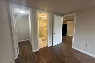 605 E Hunnicutt St, Baytown, TX 77520 - Photo 6