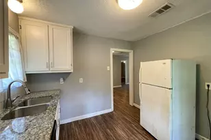 5213 Anzio Rd, Houston, TX 77033 - Photo 8