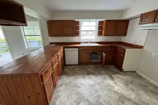 15020 S Baylan St, Santa Fe, TX 77517 - Photo 6
