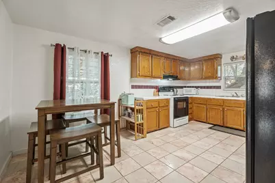 4514 E 24th E Street, Dickinson, TX 77539 - Photo 4
