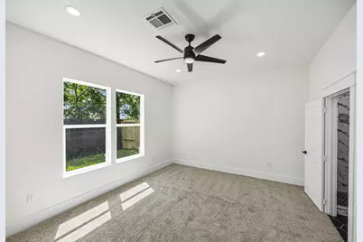 909 Santa Anna Lane, La Porte, TX 77571 - Photo 12