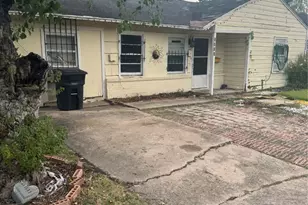 5417 Doulton Dr, Houston, TX 77033 - Photo 2