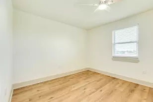 2812 N Sonny Ln, Galveston, TX 77554 - Photo 14