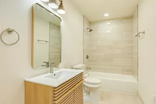 2812 N Sonny Ln, Galveston, TX 77554 - Photo 16