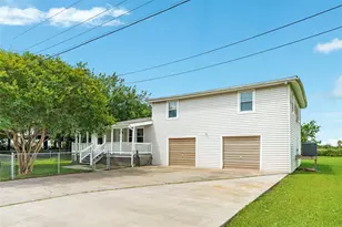 2812 N Sonny Ln, Galveston, TX 77554 - Photo 1