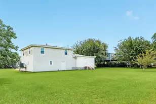 2812 N Sonny Ln, Galveston, TX 77554 - Photo 4