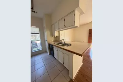 7575 Cambridge Street #1004, Houston, TX 77054 - Photo 10