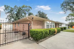 5738 Willowbend Blvd, Houston, TX 77096 - Photo 2