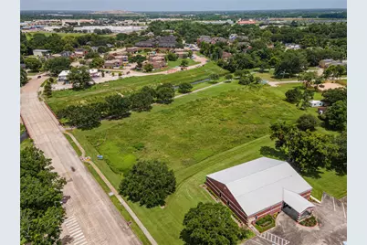 650 E Adoue Street, Alvin, TX 77511 - Photo 10