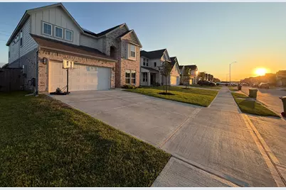 2335 Spring Hollow Drive, Baytown, TX 77521 - Photo 6