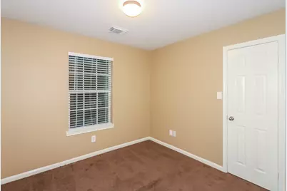 4918 N Cancun Drive, Houston, TX 77045 - Photo 14