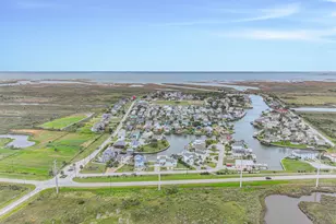 12822 Santiago Cir, Galveston, TX 77554 - Photo 8