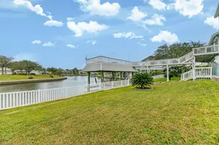 12822 Santiago Cir, Galveston, TX 77554 - Photo 10