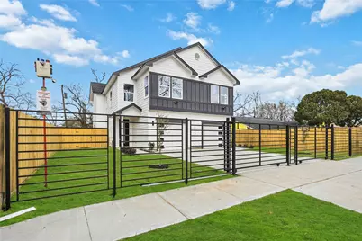 5955 Southseas Street #A/B, Houston, TX 77033 - Photo 2