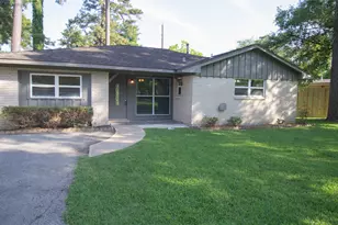 322 Broad Ripple Dr, Houston, TX 77336 - Photo 2