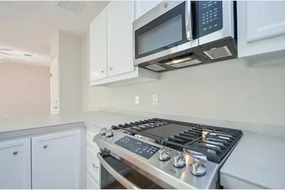 924 E 39th Street, Houston, TX 77022 - Photo 14