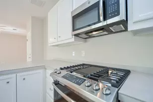 924 E 39th St, Houston, TX 77022 - Photo 14