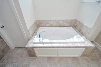924 E 39th Street, Houston, TX 77022 - Photo 22