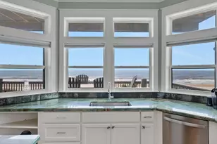 2396 Sand Drift Ln, Crystal Beach, TX 77650 - Photo 4