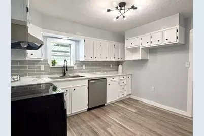 2106 35th, Orange, TX 77630 - Photo 8