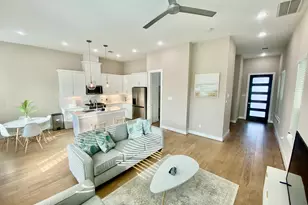 303 Queen Sude Ln, Houston, TX 77091 - Photo 8