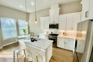 303 Queen Sude Ln, Houston, TX 77091 - Photo 6