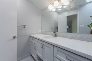 5851 Doliver Dr, Houston, TX 77057 - Photo 26