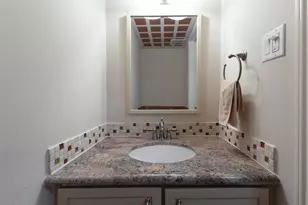 5851 Doliver Dr, Houston, TX 77057 - Photo 18