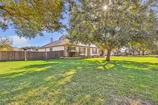 7002 Lakeside Dr, Liberty, TX 77575 - Photo 2