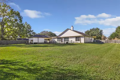 7002 Lakeside Drive, Liberty, TX 77575 - Photo 8