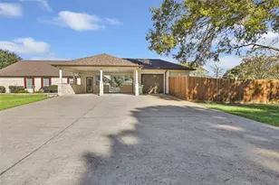 7002 Lakeside Dr, Liberty, TX 77575 - Photo 4