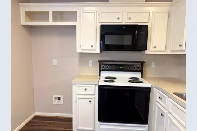 4006 Hunnington Drive, Conroe, TX 77303 - Photo 10