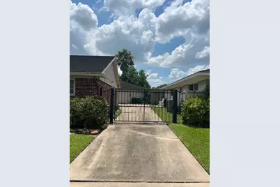 5607 Braesvalley Drive, Houston, TX 77096 - Photo 10