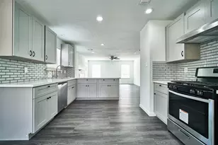 11011 Landsbury Ct, Houston, TX 77099 - Photo 18