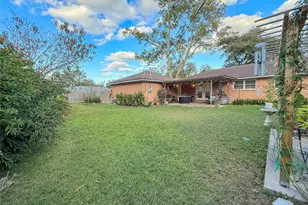 202 Pine St, Lake Jackson, TX 77566 - Photo 22