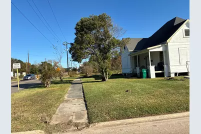 1211 W Park Avenue #105, Orange, TX 77630 - Photo 2