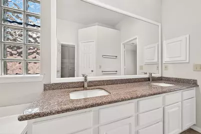9846 N Villa Drive, Houston, TX 77064 - Photo 32
