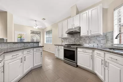 9846 N Villa Drive, Houston, TX 77064 - Photo 16