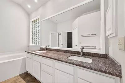 9846 N Villa Drive, Houston, TX 77064 - Photo 28