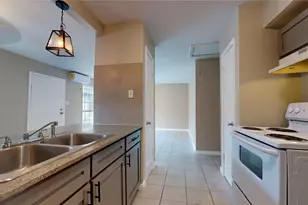 5017 Mallow St, Houston, TX 77033 - Photo 10