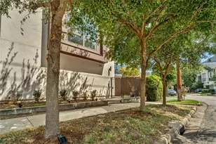 1624 Vermont St, Houston, TX 77006 - Photo 4