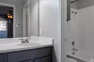 7610 Cameron Rd, Austin, TX 78752 - Photo 12