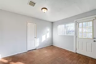 5322 Westover St, Houston, TX 77033 - Photo 12