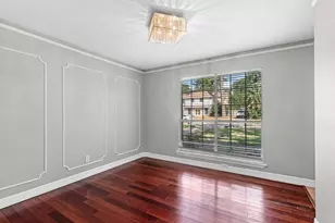 711 Lodgehill Ln, Houston, TX 77090 - Photo 10