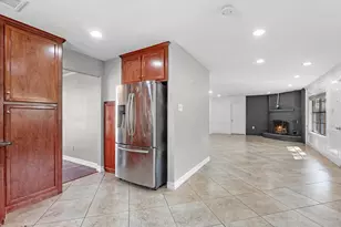 711 Lodgehill Ln, Houston, TX 77090 - Photo 8