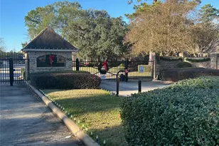 901 Longmire Rd, Conroe, TX 77304 - Photo 2