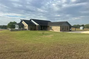 1733 Co Rd 376, Shiner, TX 77984 - Photo 28